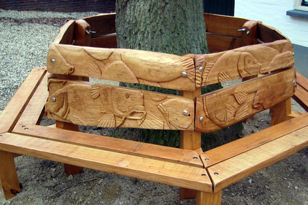 monumental park and garden-furniture carved and sculpted by woodcarver